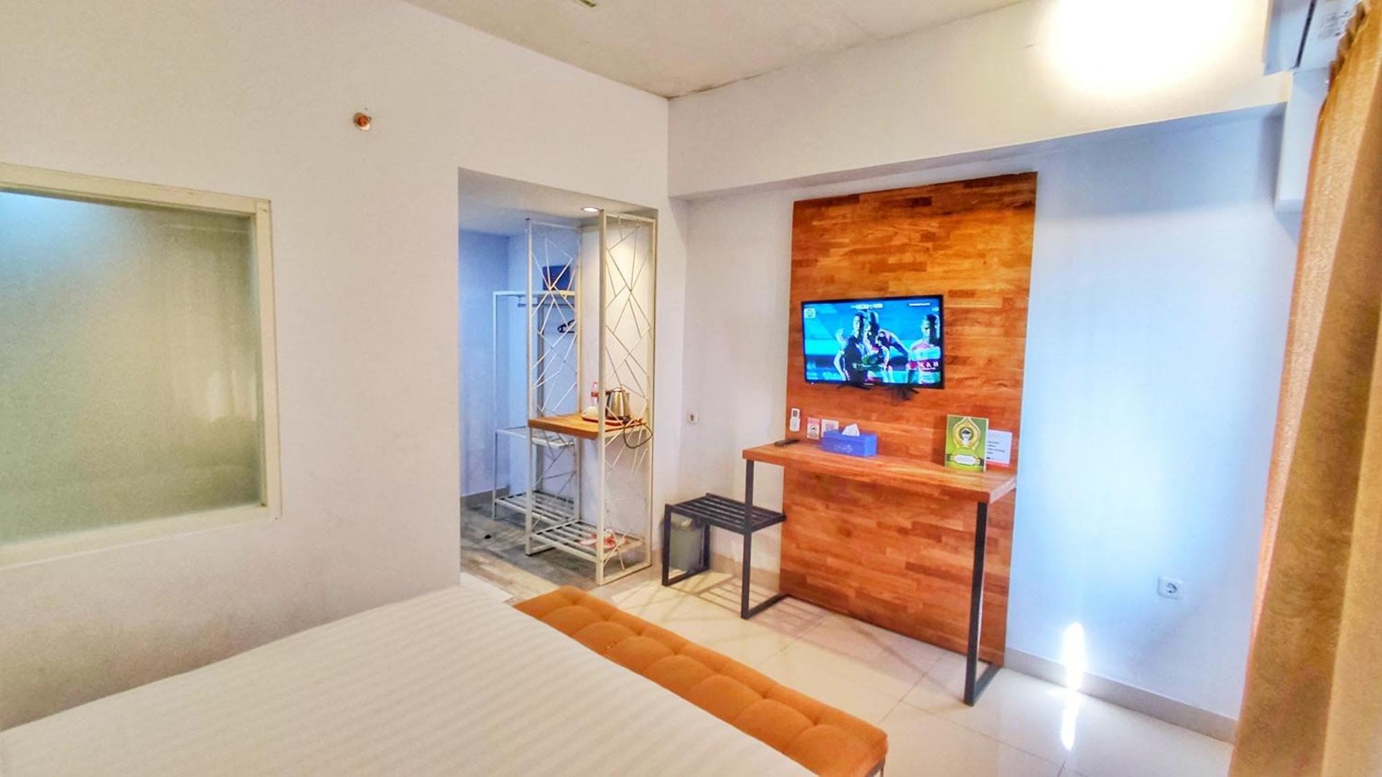Votel Hotel Charis Tuban Tuban  Bagian luar foto