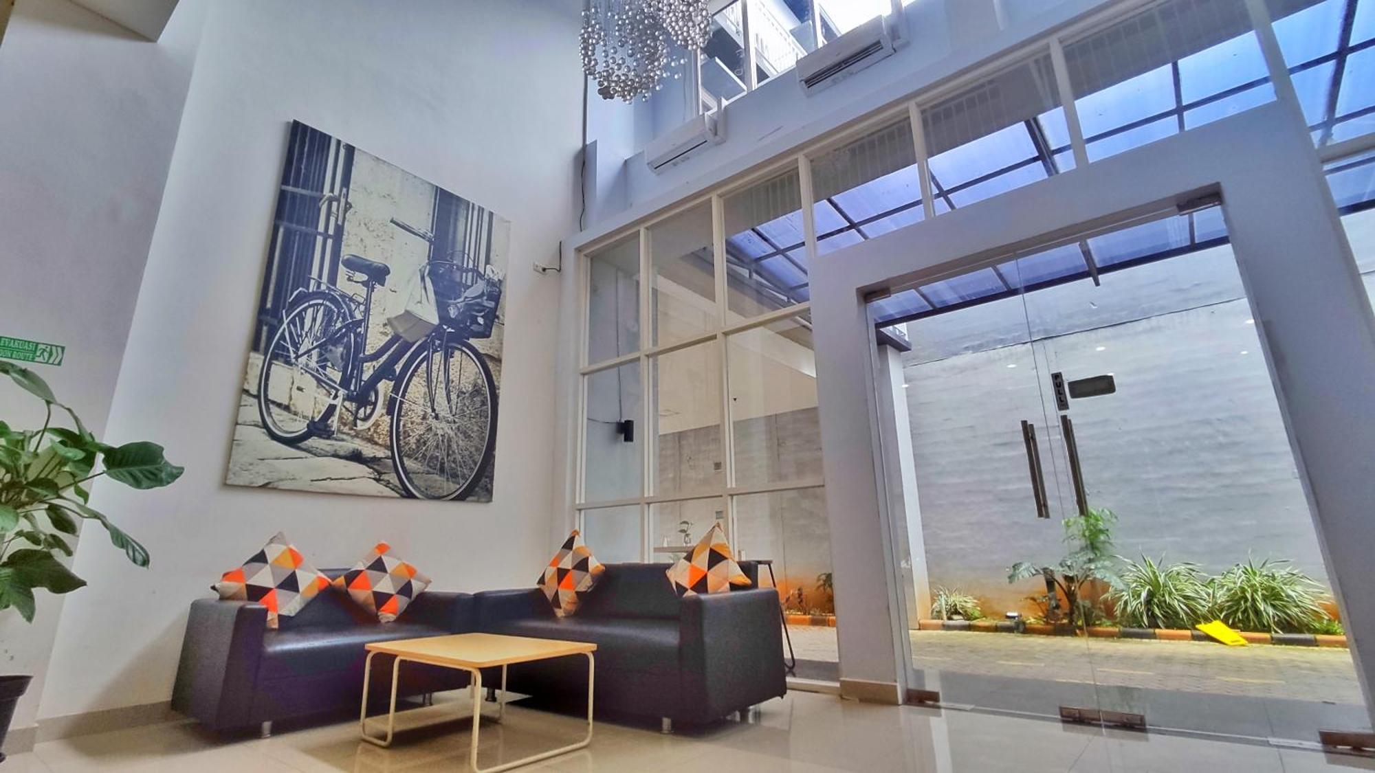 Votel Hotel Charis Tuban Tuban  Bagian luar foto