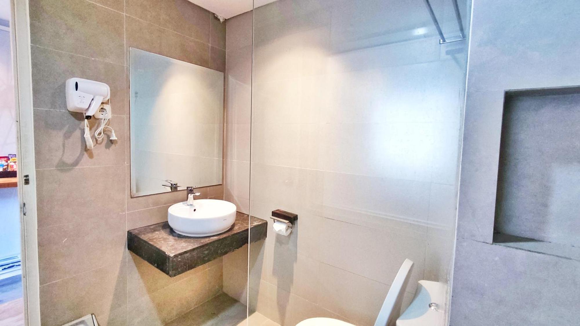 Votel Hotel Charis Tuban Tuban  Bagian luar foto