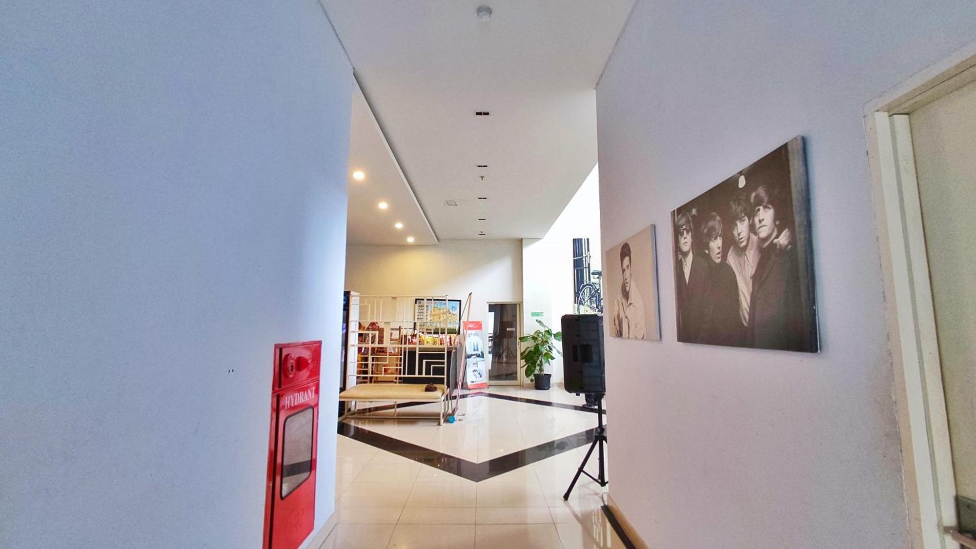 Votel Hotel Charis Tuban Tuban  Bagian luar foto