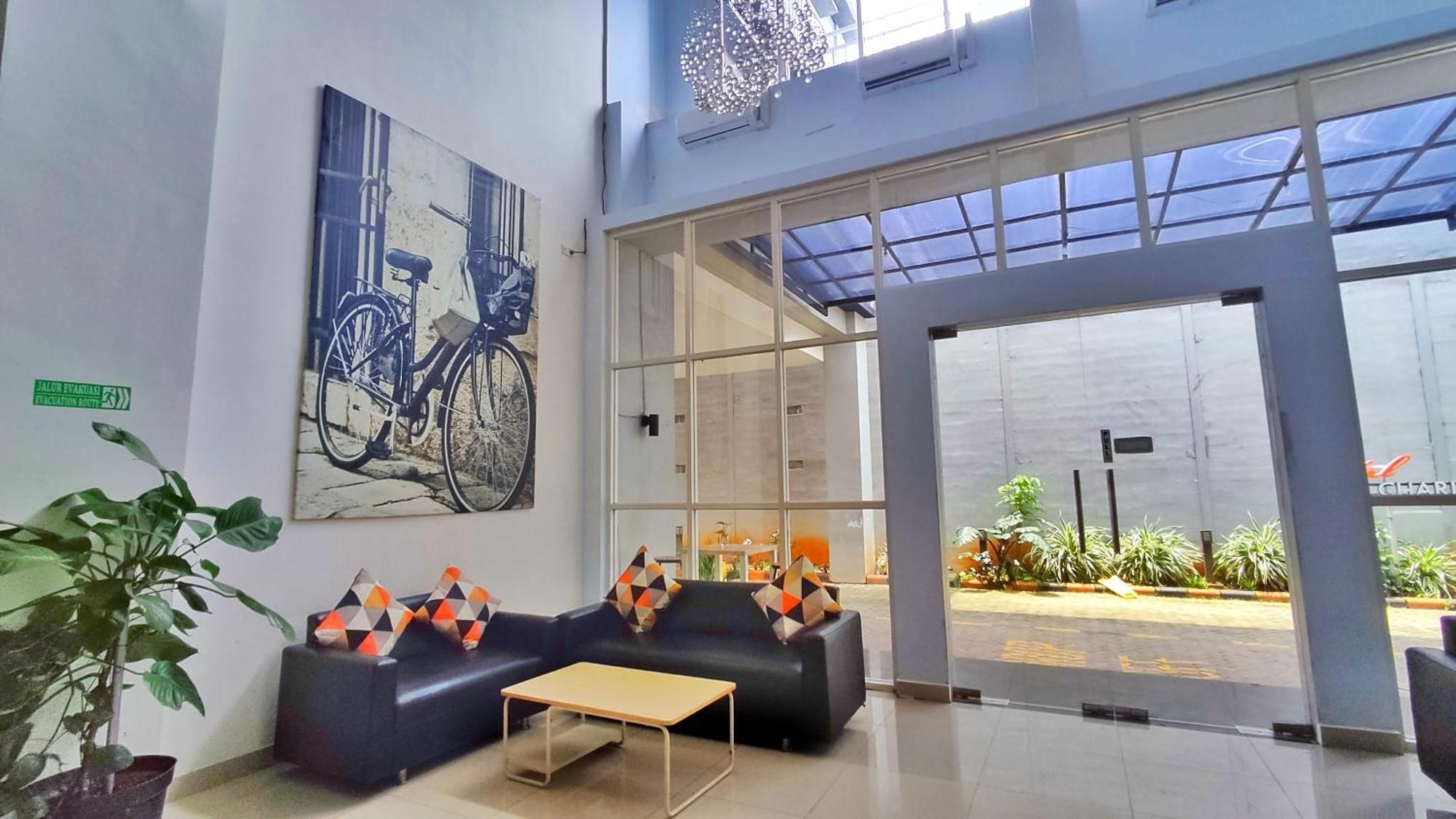 Votel Hotel Charis Tuban Tuban  Bagian luar foto