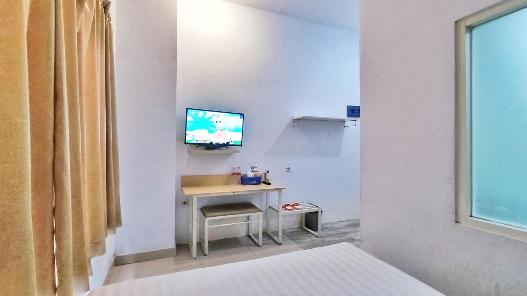 Votel Hotel Charis Tuban Tuban  Bagian luar foto